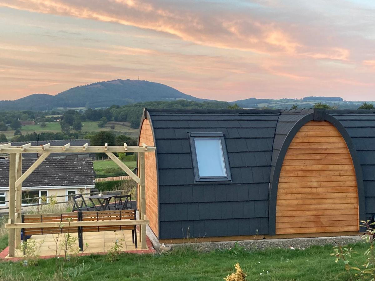 ホテル Hedgehog Glamping Pod School House Farm Leighton  エクステリア 写真